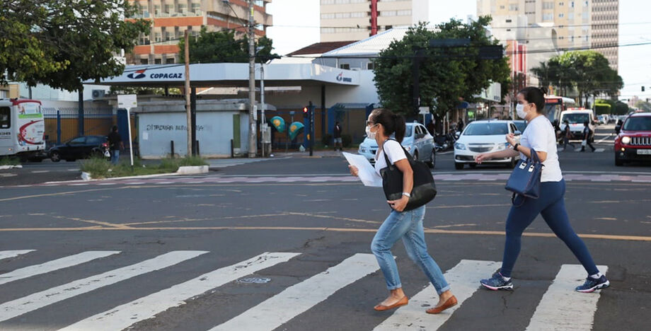 Ao mesmo tempo que a doença avança as taxas de isolamento seguem congeladas