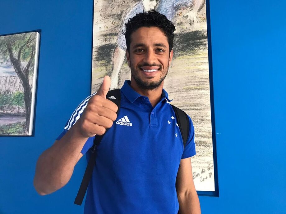 Léo, zagueiro do Cruzeiro