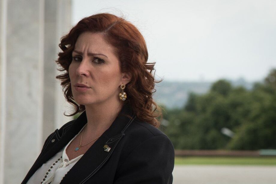 A deputada Carla Zambelli aparece na lista de políticos que contrataram empresas com dinheiro da cota parlamentar