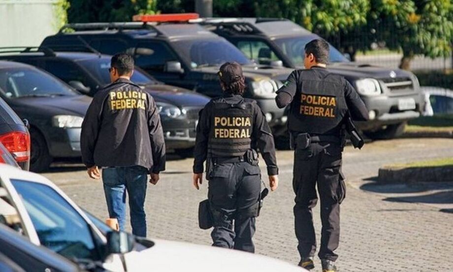 Cerca de 130 policiais federais cumprem 25 mandados de busca apreensão em oito Estados