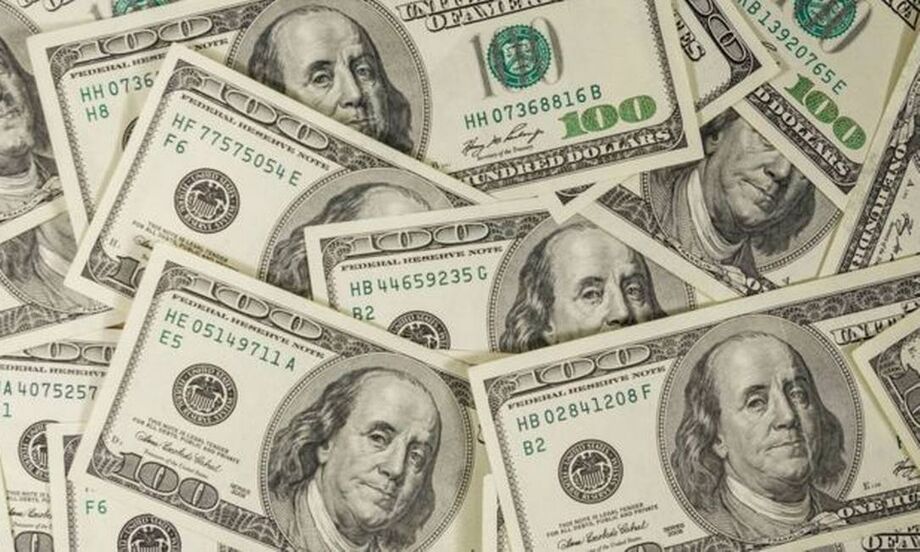 O dólar caminha para fechar julho com queda de 5%