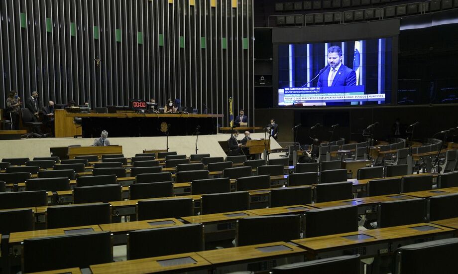 Os senadores fizeram sugestões de alterações junto ao relator, senador Fernando Bezerra (MDB-PE)