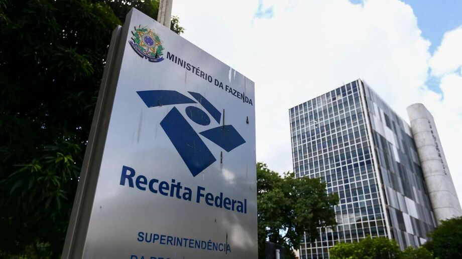 A mesma portaria suspende, também até 31 de agosto, os prazos para prática de atos processuais no âmbito da Receita