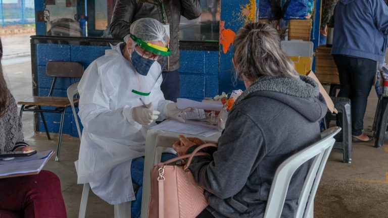 A ação envolve profissionais da Coordenadoria de Vigilância Sanitária (CVS) e Guarda Civil Metropolitana.