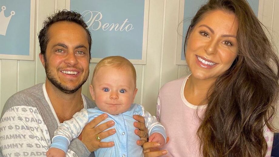 O ator, Thammy Miranda, junto da esposa, Andressa Ferreiro, e o filho do casal, Bento Ferreira de Miranda