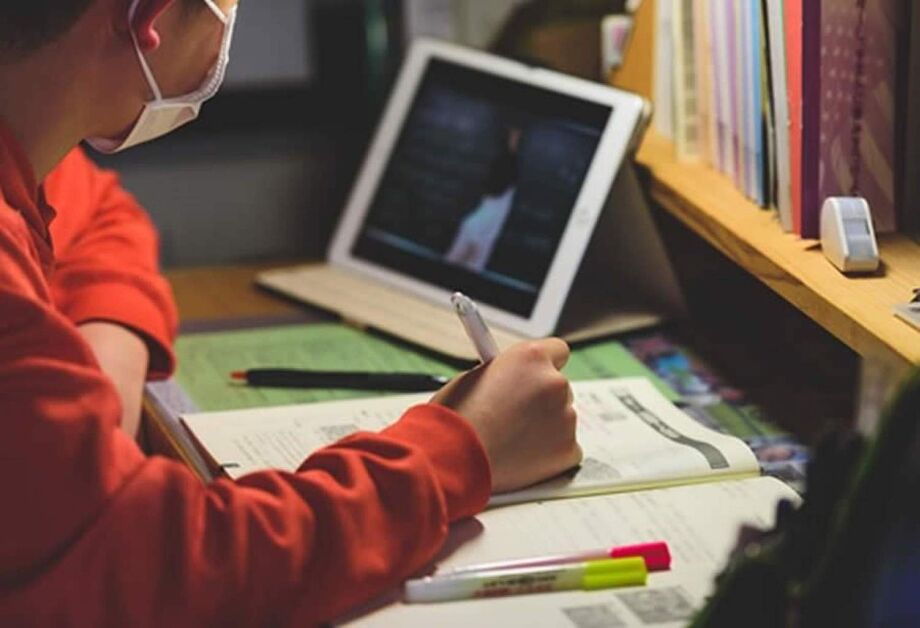 Para participar da campanha #AplaudaUmProfessor vale também gravar vídeos e compartilhar nas redes sociais
