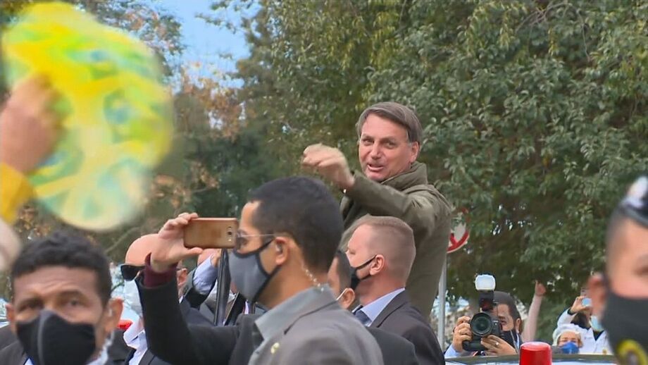 Bolsonaro em visita a Bage