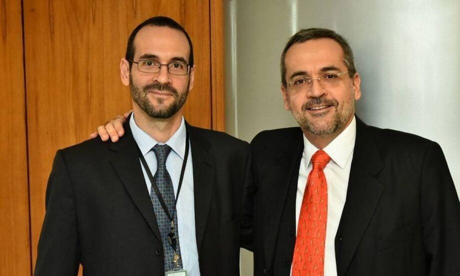 O assessor especial da Presidência da República Arthur Weintraub ao lado do irmão, Abraham Weintraub