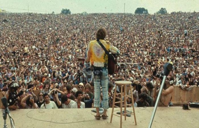 O filme traz imagens de arquivo e depoimentos de pessoas envolvidas com o festival