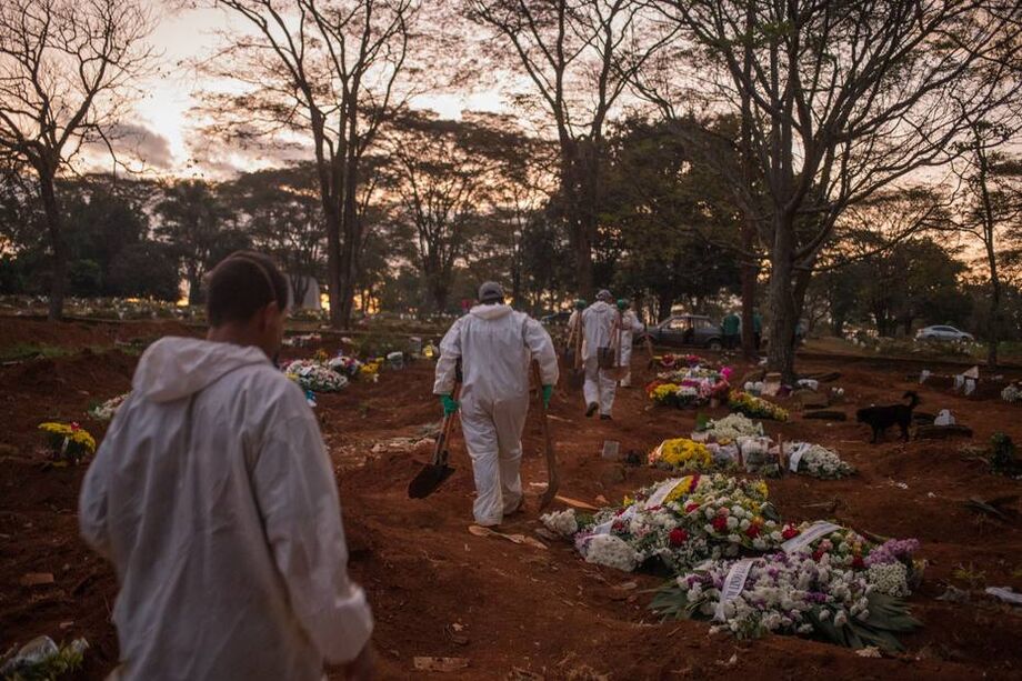 Ainda de acordo com o consórcio, 2.708.876 brasileiros já testaram positivo para a contaminação desde o primeiro registro no fim de fevereiro.