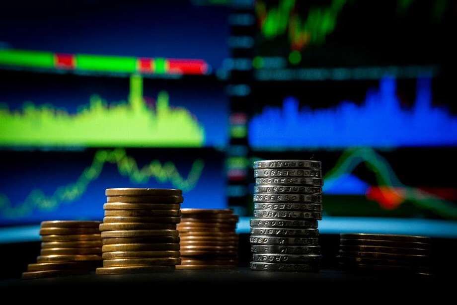A taxa de juros para o conjunto das operações de crédito recuou de 23,1% para 19,3% ao ano.