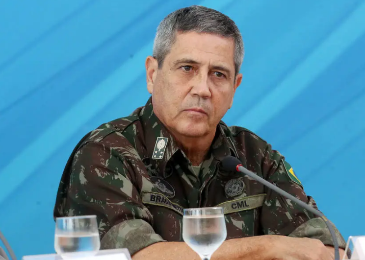 Ele ficará em isolamento até novo teste e avaliação médica.