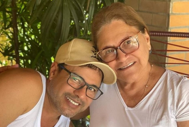 Zezé Di Camargo e sua mãe, Helena