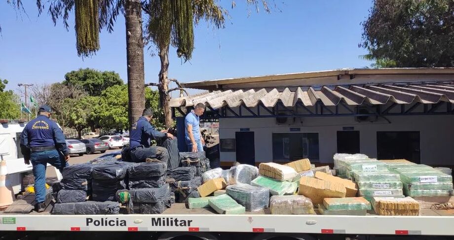 Conforme informações do Batalhão de Polícia Militar Rodoviária (BPMRv), ao ser abordado o motorista, 40, apresentou nervosismo