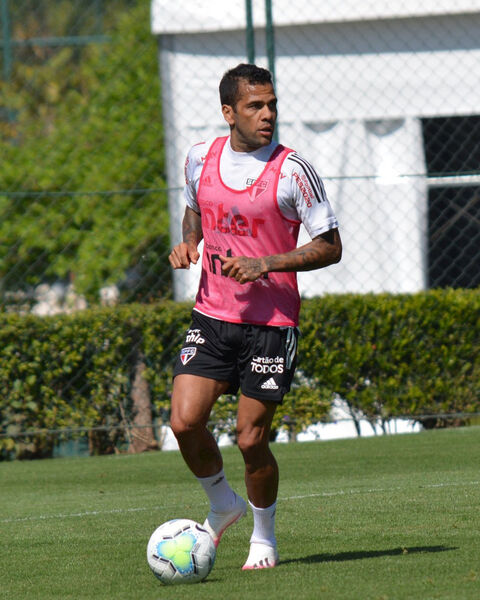 Daniel Alves no treino
