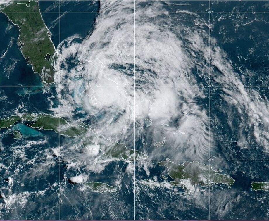 Tempestade tropical Isaías se aproxima da costa leste dos EUA