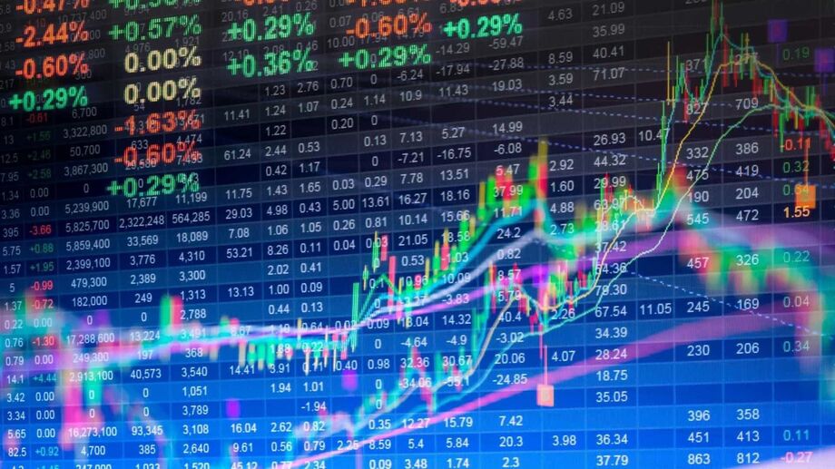 Também chama a atenção da IHS Markit para a quinta diminuição consecutiva no nível de empregos no Brasil, e para o descompasso nos preços dos produtos, que têm experimentando aumento, e de serviços, que continuam em queda