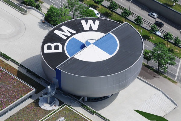 Já a receita da BMW sofreu queda anual de 22,3% no segundo trimestre, a 19,97 bilhões de euros