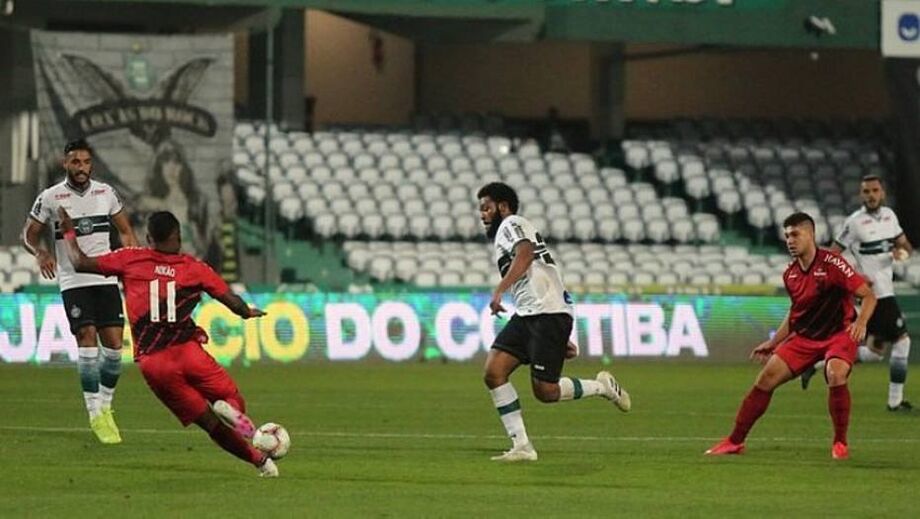 Athletico-PR conseguiu virada nos acréscimos e sagrou-se campeão paranaense