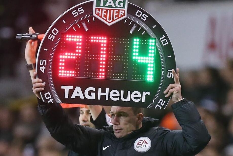 Times do Campeonato Inglês poderão fazer cinco substituições