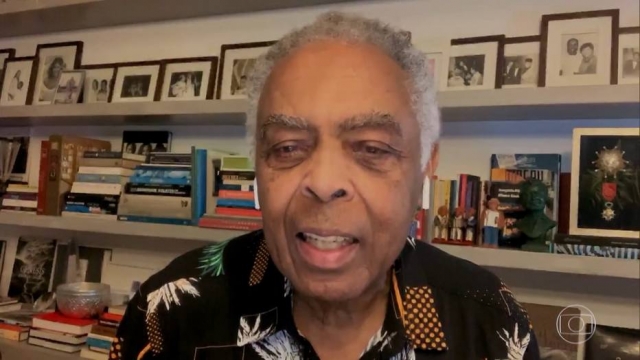 O cantor Gilberto Gil participou do 'Conversa com Bial' e falou sobre racismo