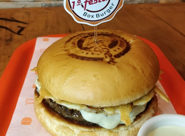 Hambúrguer com queijo artesanal produzido em MS fez sucesso em festival da Box Burger