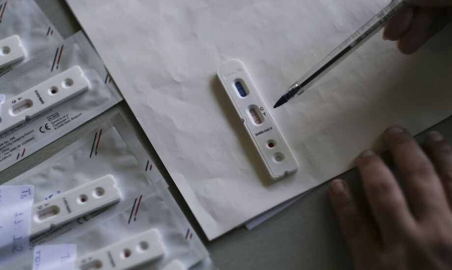 De acordo com o Ministério da Saúde, há 766.059 pacientes em acompanhamento, e 2.047.660 pessoas recuperadas da doença.