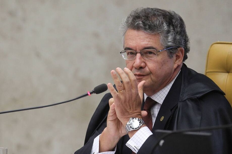 Marco Aurélio Mello defendeu a aplicação do teto de R$ 39,2 mil quando servidor acumular pensão com aposentadoria.