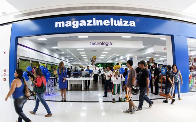 As mídias digitais são caras. Internalizar essas competências ajuda a reduzir esse custo, diz.