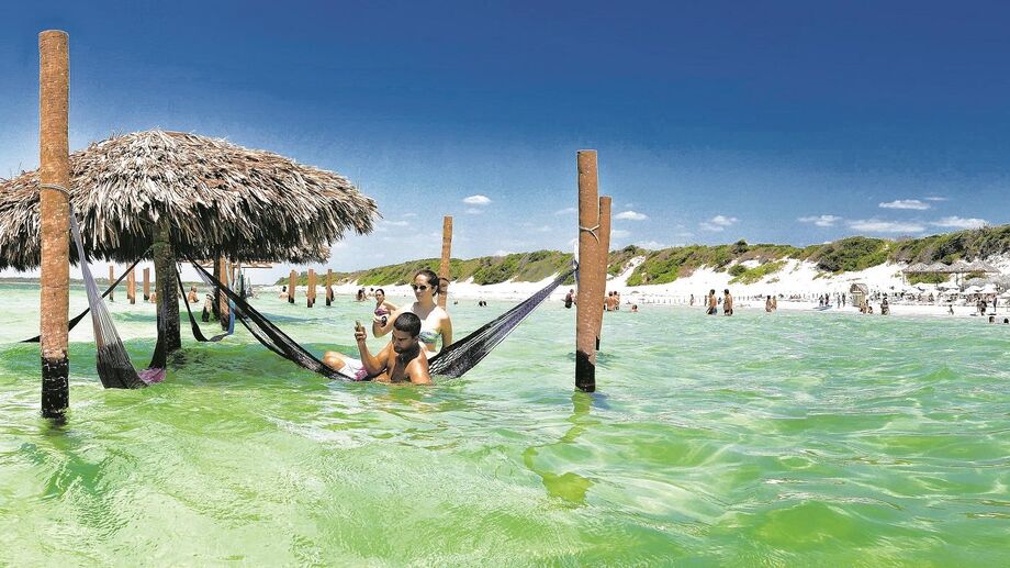O Parque Nacional de Jericoacoara foi criado em 2002 com área de 8.416 hectares e, em 2007, teve os limites ampliados para 8.850 hectares, incluindo também uma faixa marítima com um quilômetro de largura, paralela à linha costeira
