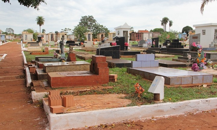 Os cemitérios poderão funcionar, todos os dias, das 07h às 24h