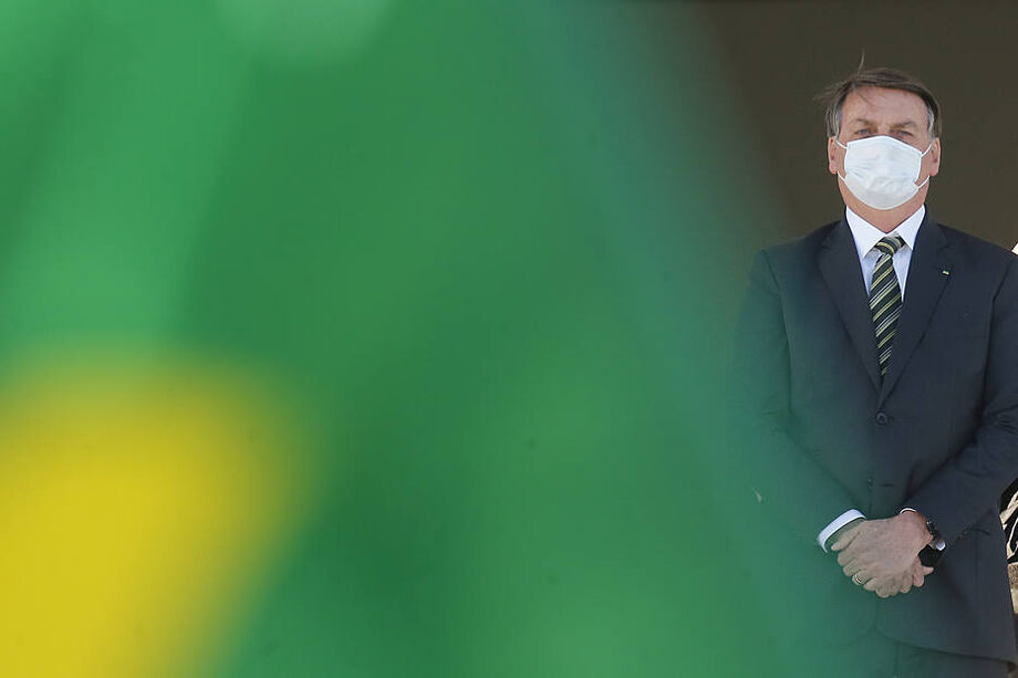 O presidente da República, Jair Bolsonaro, na rampa do Palácio do Planalto