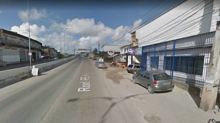 De acordo com o delegado que estava de plantão no Departamento de Homicídios e de Proteção à Pessoa (DHPP), Joaquim Braga, o crime aconteceu por volta das 23h30 do domingo e a polícia foi acionada após a meia-noite.