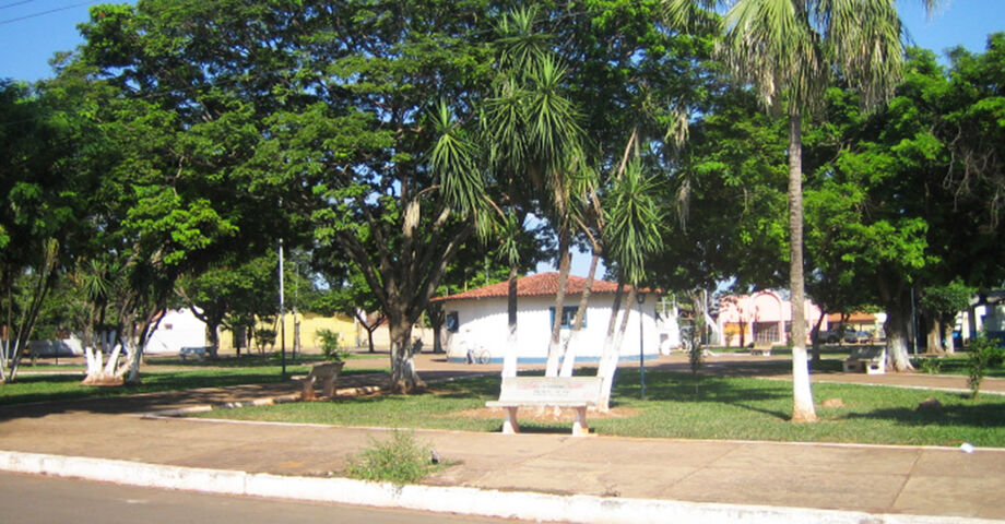 Uma das praças de Pedro Gomes
