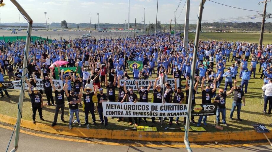 Acordo foi feito em conjunto com o Sindicato dos Metalúrgicos da Grande Curitiba, nesta segunda-feira (10). Fabricante havia justificado as demissões pelo agravamento da crise gerada pela Covid-19.