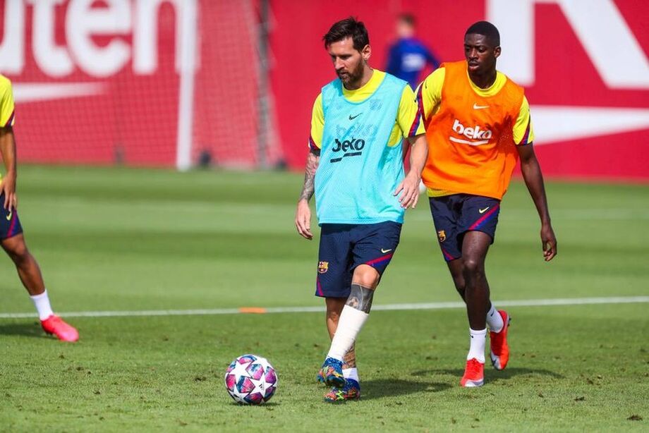 Com proteção na perna esquerda, Messi treina e deixa de ser dúvida no Barcelona