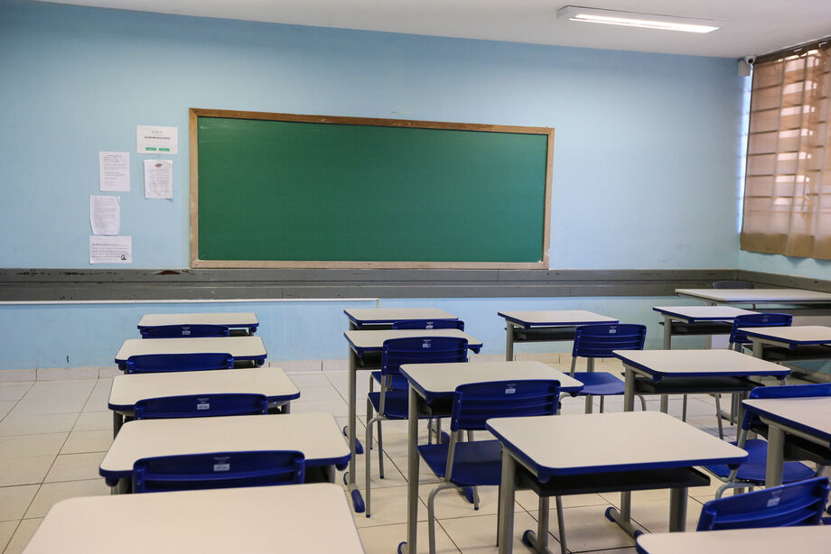 Apesar dos cuidados, o reinício ainda é visto com desconfiança por alunos, professores e especialistas.
