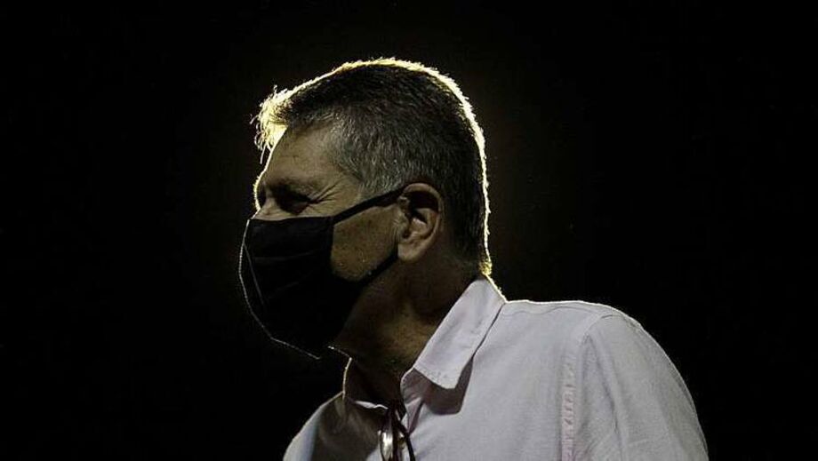 Autuori se recupera de uma cirurgia no ombro direito