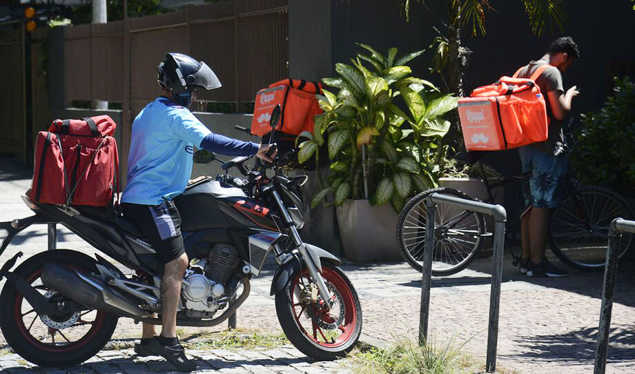 Atualmente o MS possui em torno de 15 mil trabalhadores de veículos sob duas rodas, seletistas e agora dos aplicativos