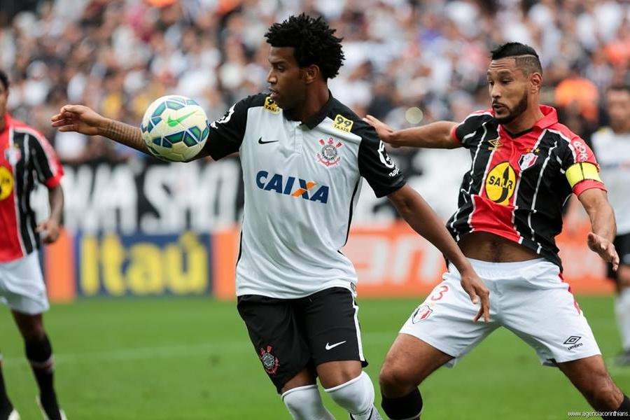 Zagueiro do Corinthians, Gil está com coronavírus