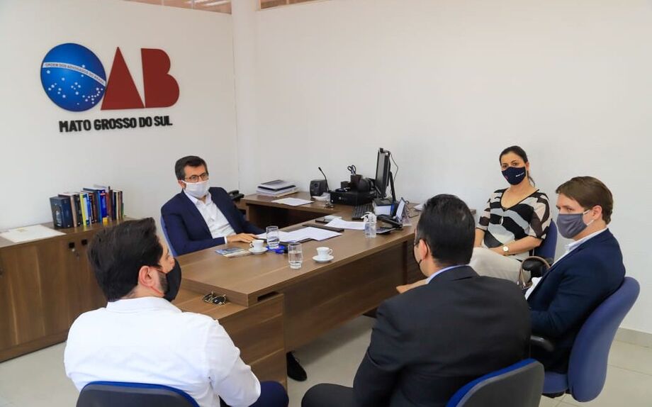 O Secretário-Geral da Ordem dos Advogados do Brasil, Seccional Mato Grosso do Sul (OAB/MS), Stheven Razuk recebeu, nesta terça-feira (11), Comissões e Assessor Jurídico do Departamento Estadual de Trânsito de Mato Grosso do Su
