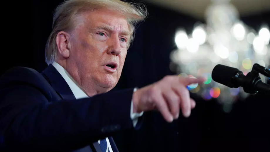 Além disso, Trump ressaltou na coletiva o fato de que a economia americana se sai melhor do que outras nações desenvolvidas, na retomada após o choque da covid-19.