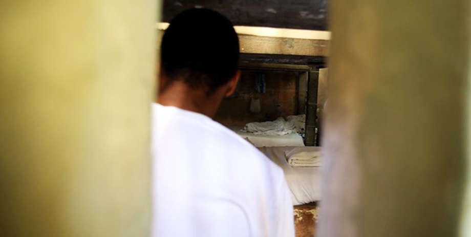 São 567 casos confirmados, sendo 95 servidores, 462 internos e 10 que estão com suspeitas