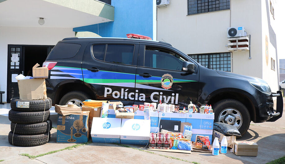 O servidor confessou o crime e disse que desviava grandes quantidades de resmas de papel sulfite a mais de dois anos, e as revendia para gráficas e editoras da Capital