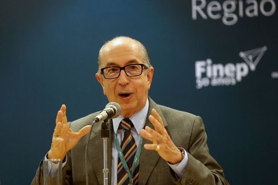 Cintra: reforma gera aumento gigantesco de carga tributária no setor de serviços