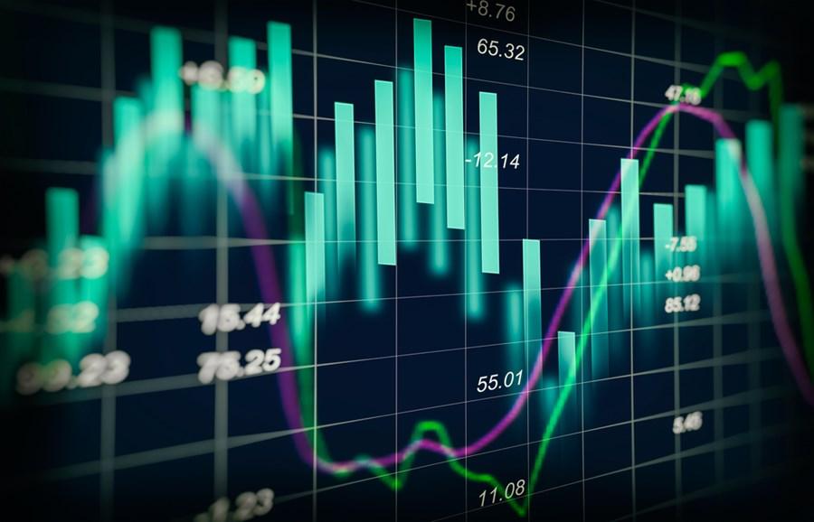 Além do temor de que isso volte a incomodar os mercados nesta sexta-feira, dados das economistas internacionais também colocam um pouco de cautela.