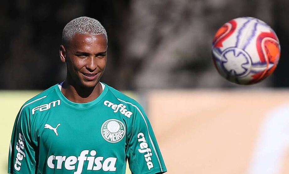 Deyverson deve voltar ao futebol espanhol