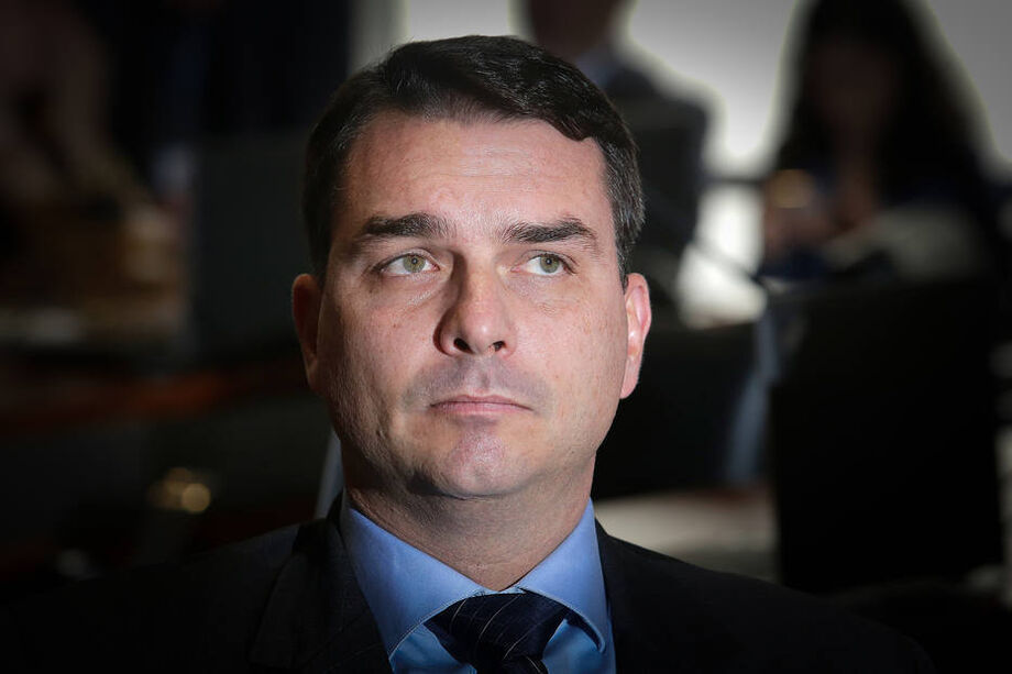 O senador Flávio Bolsonaro (Republicanos) não negou as acusações
