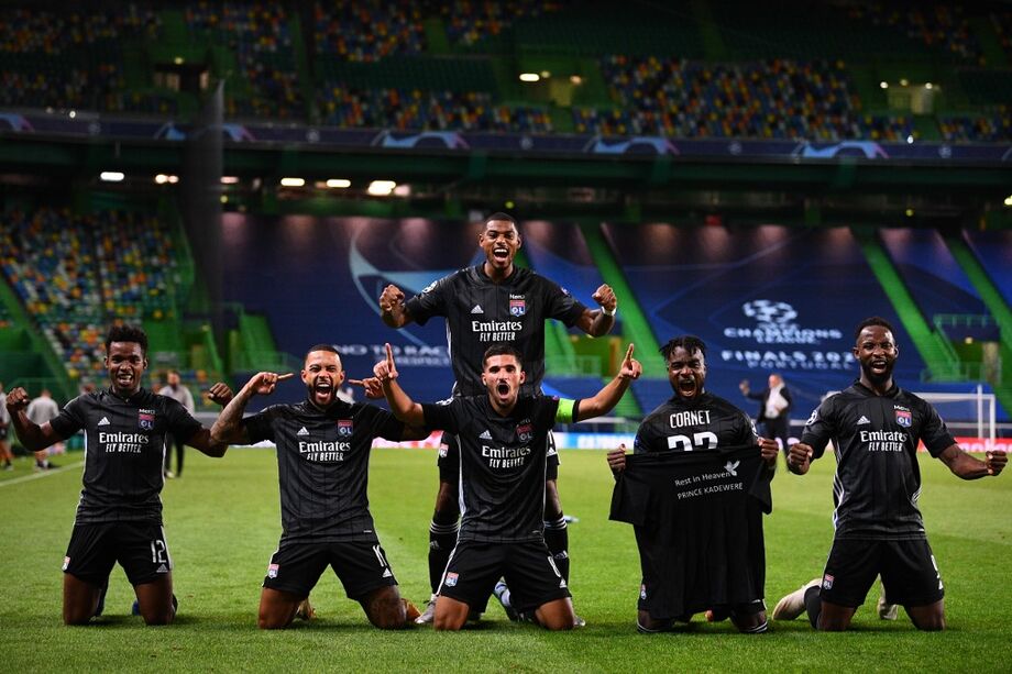 Jogadores do Lyon comemoram