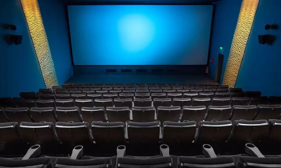 Juiz manda shopping indenizar homem trans barrado em cinema por divergência em RG